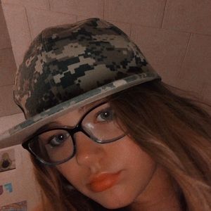 Meet your Posher, Trinity